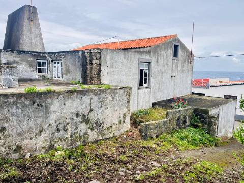 VENDE-SE MORADIA NA ILHA DA GRACIOSA