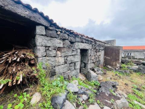 VENDE-SE MORADIA NA ILHA DA GRACIOSA