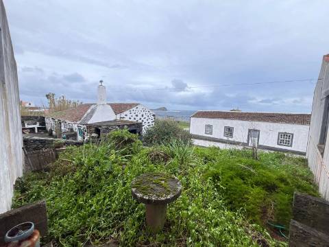 VENDE-SE MORADIA NA ILHA DA GRACIOSA
