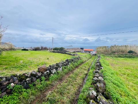 VENDE-SE MORADIA NA ILHA DA GRACIOSA
