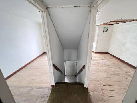 VENDE-SE MORADIA NA ILHA DA GRACIOSA