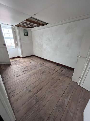 VENDE-SE MORADIA NA ILHA DA GRACIOSA