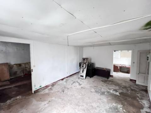 VENDE-SE MORADIA NA ILHA DA GRACIOSA