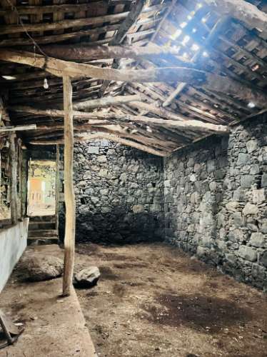 VENDE-SE MORADIA NA ILHA DA GRACIOSA