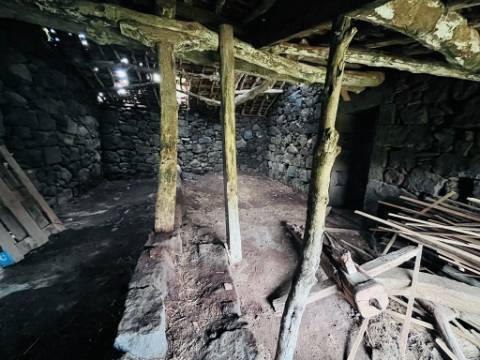 VENDE-SE MORADIA NA ILHA DA GRACIOSA