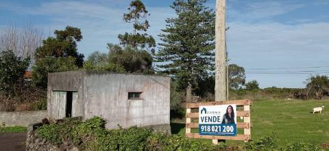 TERRENOS NAS SETE CIDADES, MADALENA DO PICO