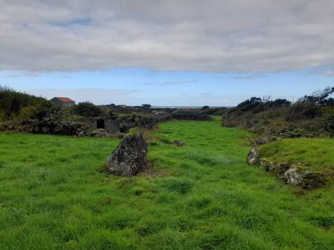 VENDE-SE TERRENO COM POSSIBILIDADE DE CONSTRUÇÃO NA FAJÃ DOS CUBRES