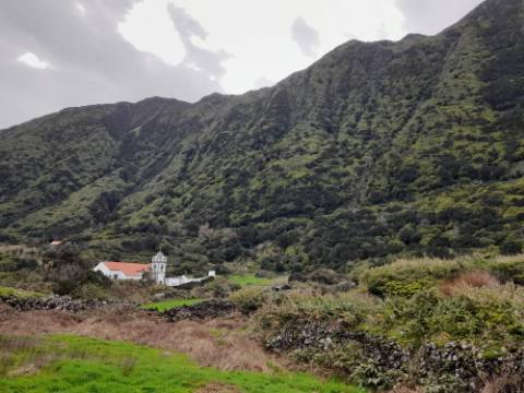 VENDE-SE TERRENO COM POSSIBILIDADE DE CONSTRUÇÃO NA FAJÃ DOS CUBRES