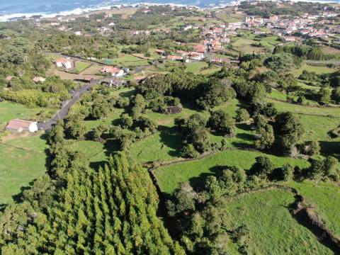 VENDE-SE TERRENO NA PRAINHA DO NORTE, SÃO ROQUE DO PICO