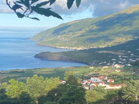 VENDE-SE TERRENO NA PRAINHA DO NORTE, SÃO ROQUE DO PICO
