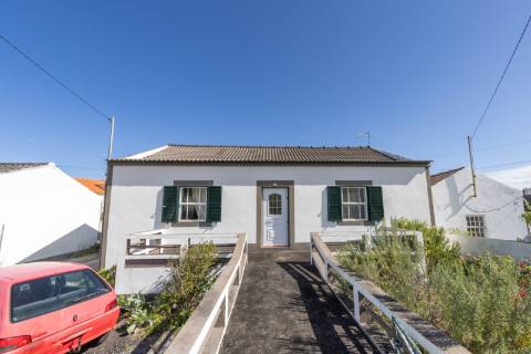 VENDE- SE MORADIA EM SÃO ROQUE DO PICO