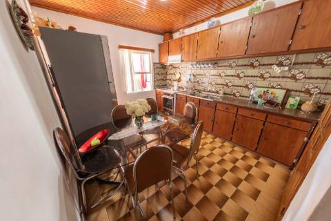 VENDE- SE MORADIA EM SÃO ROQUE DO PICO