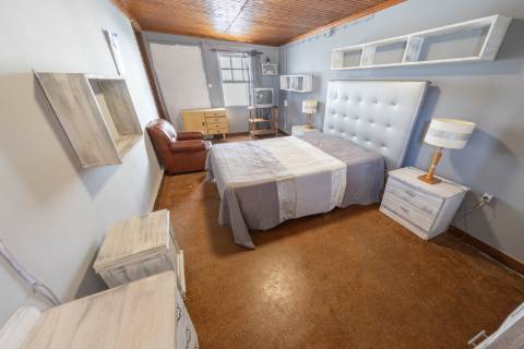 VENDE- SE MORADIA EM SÃO ROQUE DO PICO