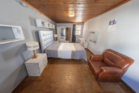 VENDE- SE MORADIA EM SÃO ROQUE DO PICO