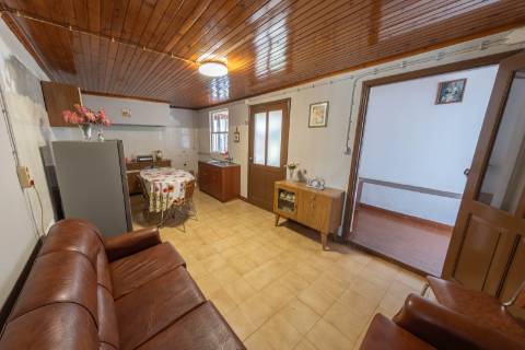 VENDE- SE MORADIA EM SÃO ROQUE DO PICO