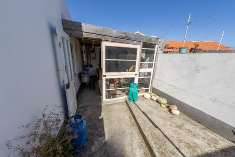 VENDE- SE MORADIA EM SÃO ROQUE DO PICO