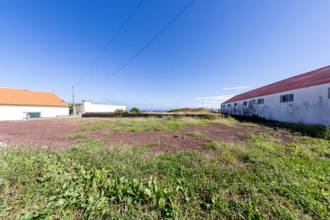 VENDE- SE MORADIA EM SÃO ROQUE DO PICO