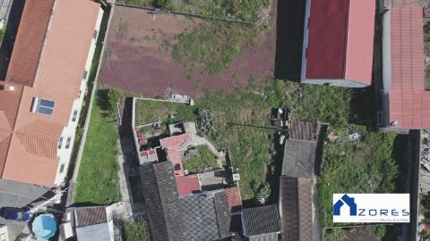 VENDE- SE MORADIA EM SÃO ROQUE DO PICO