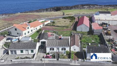 VENDE- SE MORADIA EM SÃO ROQUE DO PICO