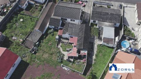 VENDE- SE MORADIA EM SÃO ROQUE DO PICO