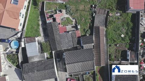 VENDE- SE MORADIA EM SÃO ROQUE DO PICO