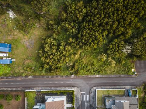 VENDE-SE TERRENO URBANO NA MADALENA DO PICO