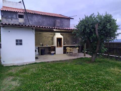 VENDE-SE MORADIA T2 - PORTO DOS TERREIROS, SÃO JORGE