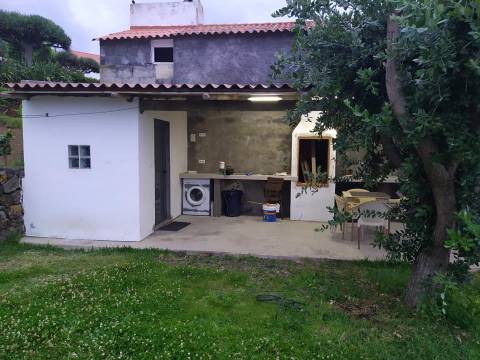 VENDE-SE MORADIA T2 - PORTO DOS TERREIROS, SÃO JORGE