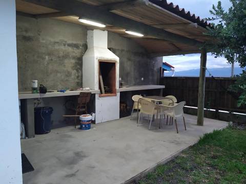 VENDE-SE MORADIA T2 - PORTO DOS TERREIROS, SÃO JORGE