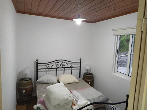 VENDE-SE MORADIA T2 - PORTO DOS TERREIROS, SÃO JORGE