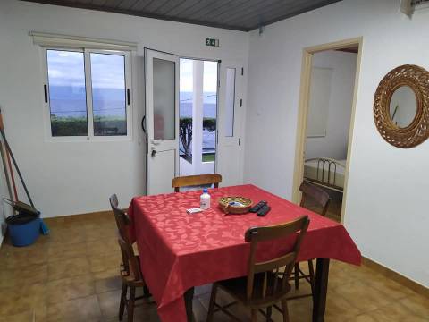 VENDE-SE MORADIA T2 - PORTO DOS TERREIROS, SÃO JORGE
