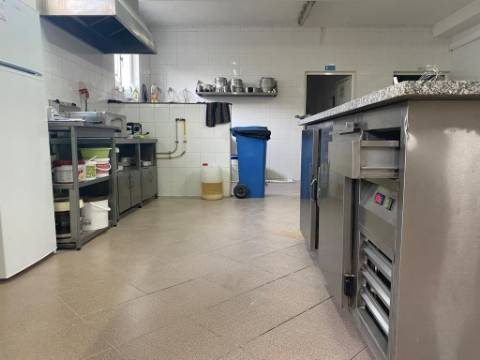 VENDE-SE PASTELARIA/PADARIA EM SÃO ROQUE DO PICO