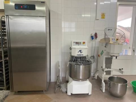 VENDE-SE PASTELARIA/PADARIA EM SÃO ROQUE DO PICO