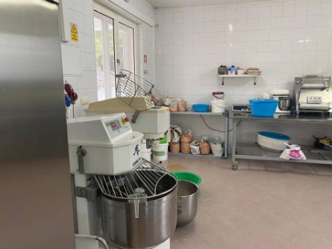 VENDE-SE PASTELARIA/PADARIA EM SÃO ROQUE DO PICO