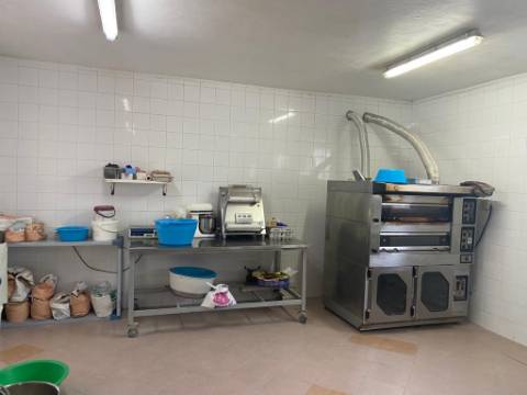 VENDE-SE PASTELARIA/PADARIA EM SÃO ROQUE DO PICO