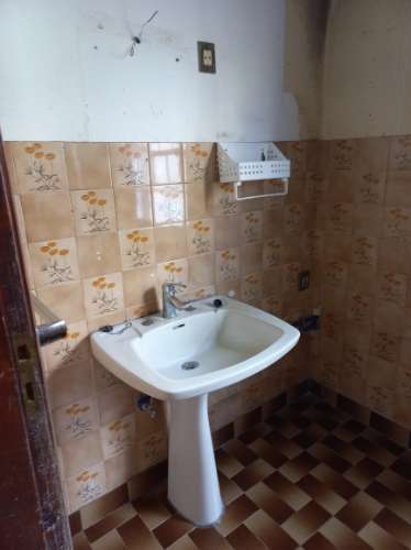 VENDE-SE MORADIA EM CASTELO BRANCO, ILHA DO FAIAL