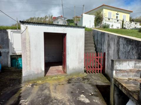 VENDE-SE MORADIA EM CASTELO BRANCO, ILHA DO FAIAL