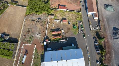 VENDE-SE TERRENO NA ZONA INSDUSTRIAL DA MADALENA DO PICO