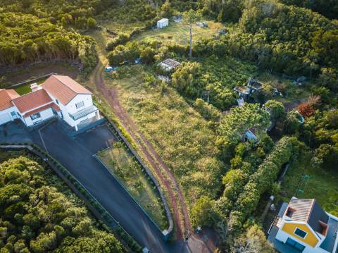 VENDE-SE TERRENO EM SÃO ROQUE DO PICO