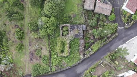 VENDE-SE RUÍNA EM SANTA LUZIA, SÃO ROQUE DO PICO