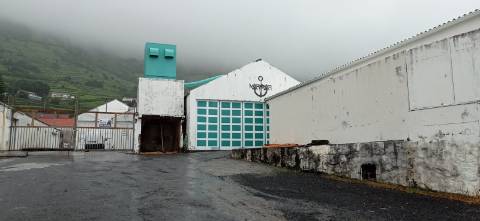 VENDE-SE PRÉDIO URBANO E EMPRESA DE CONSTRUÇÃO CIVIL