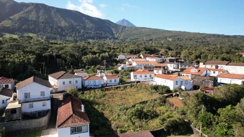 VENDE-SE TERRENO RÚSTICO EM SÃO ROQUE DO PICO
