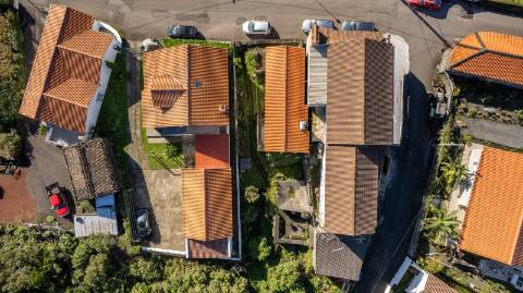 VENDE-SE MORADIA EM SÃO ROQUE DO PICO