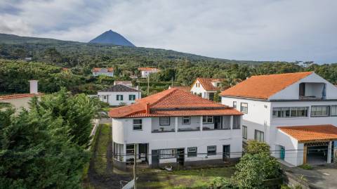 VENDE-SE MORADIA DE 2 PISOS EM SÃO ROQUE MORADIA