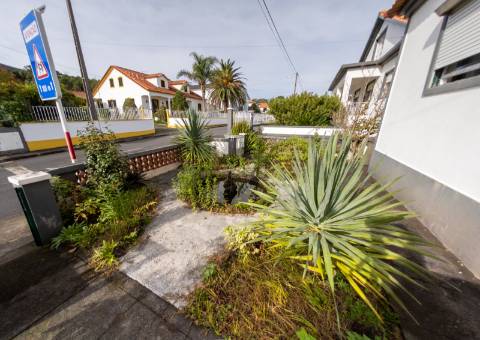 VENDE-SE MORADIA DE 2 PISOS EM SÃO ROQUE MORADIA