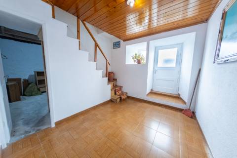 VENDE-SE MORADIA DE 2 PISOS EM SÃO ROQUE MORADIA