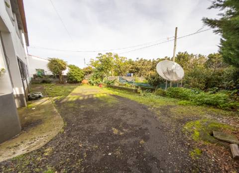 VENDE-SE MORADIA DE 2 PISOS EM SÃO ROQUE MORADIA