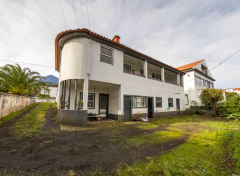 VENDE-SE MORADIA DE 2 PISOS EM SÃO ROQUE MORADIA