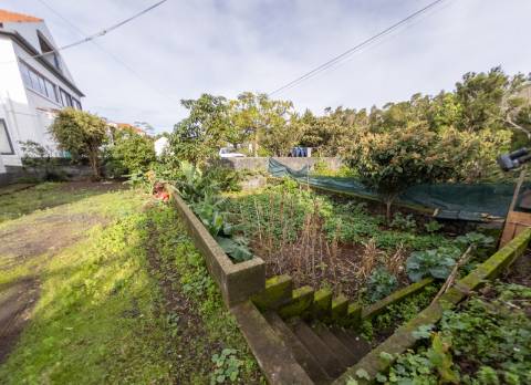 VENDE-SE MORADIA DE 2 PISOS EM SÃO ROQUE MORADIA