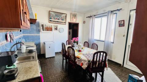 VENDE-SE MORADIA NA CRIAÇÃO VELHA, MADALENA DO PICO